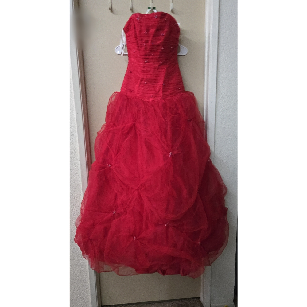 Elegant Red Strapless Gown